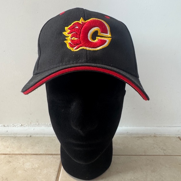 Calgary Flames Max Head Gear Promo Hat - Picture 1 of 3